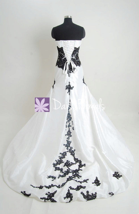 Charming Strapless Wedding Party Dress Fit & Flare Black Lace